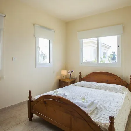Blue Water Bay 150 Metres From The Beach Protaras 77 Villa *