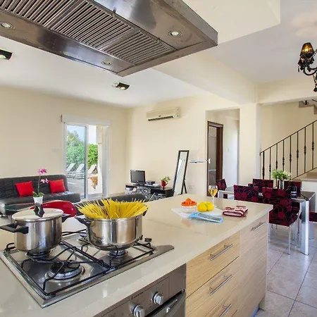 Blue Water Bay 150 Metres From The Beach Protaras 77