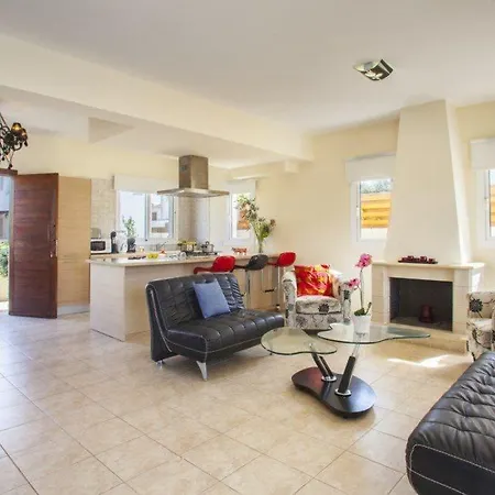 Willa Blue Water Bay 150 Metres From The Beach Protaras 77 *
