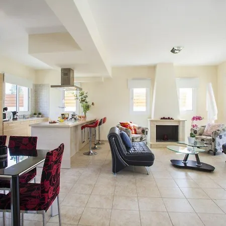 Willa Blue Water Bay 150 Metres From The Beach Protaras 77 *